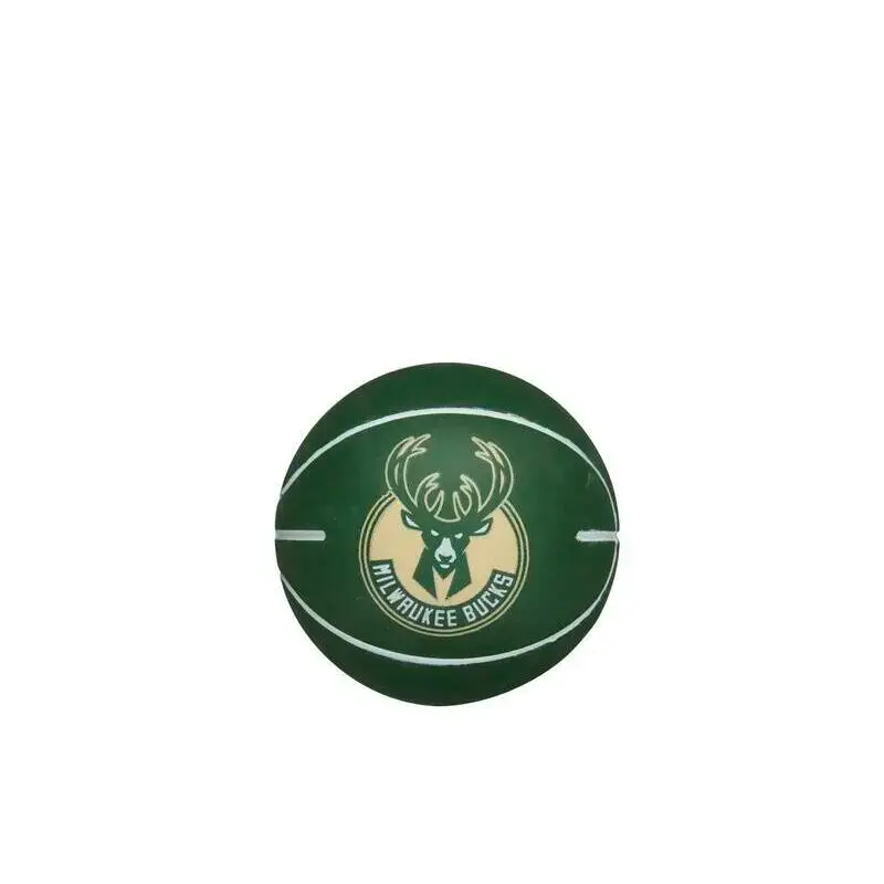 Pallina rimbalzante nba dribbling Milwaukee Bucks