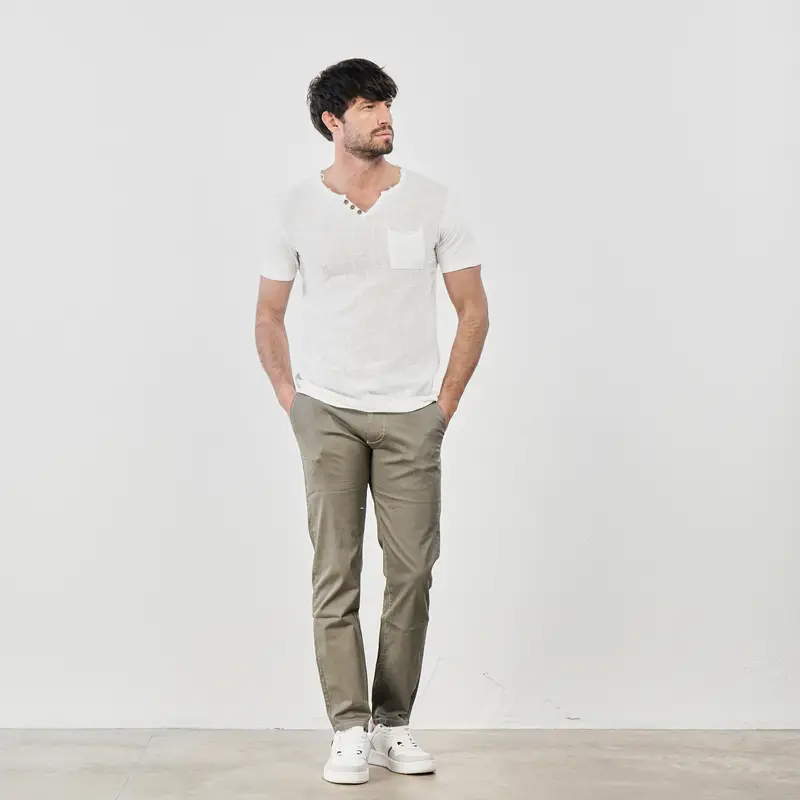 Pantaloni beige con tasche