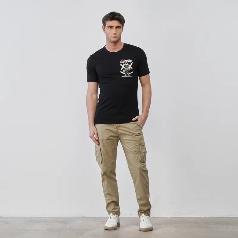 Pantaloni beige da uomo con tasconi