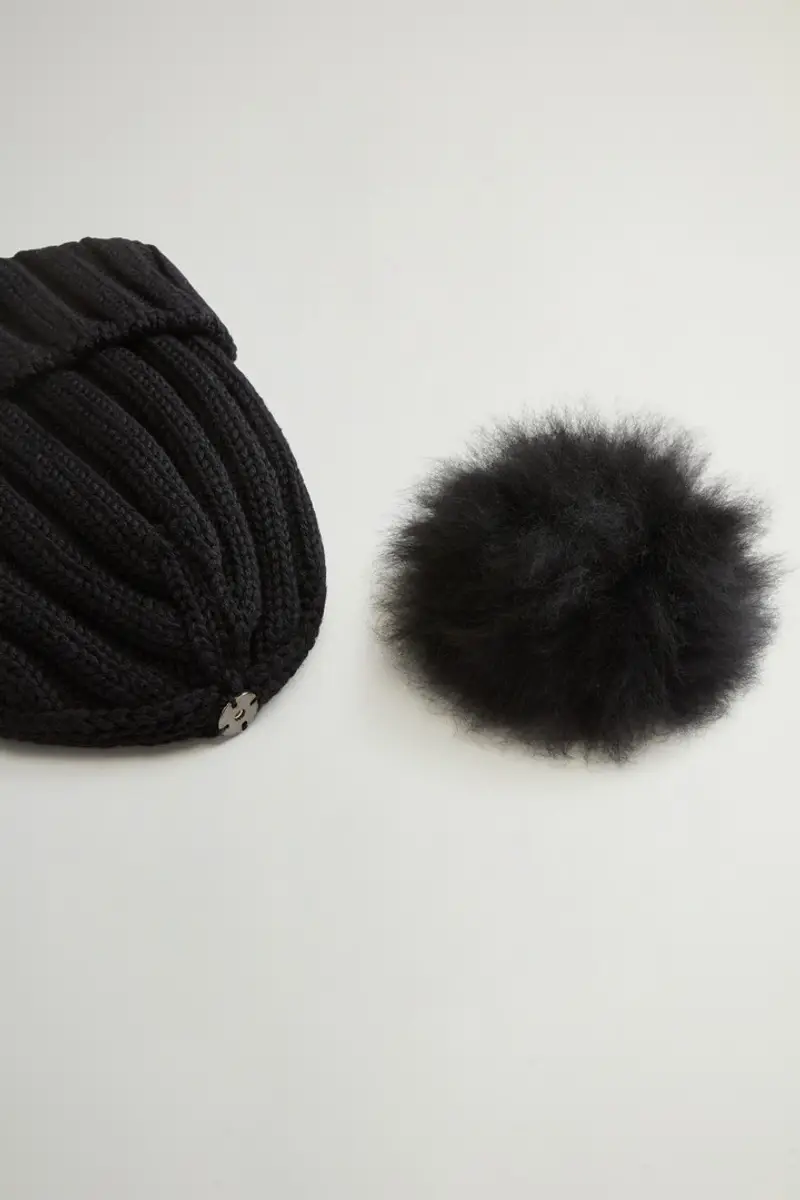 Donna Berretto in lana vergine Merino con pompon in cashmere rimovibile Nero Black miniatura 3