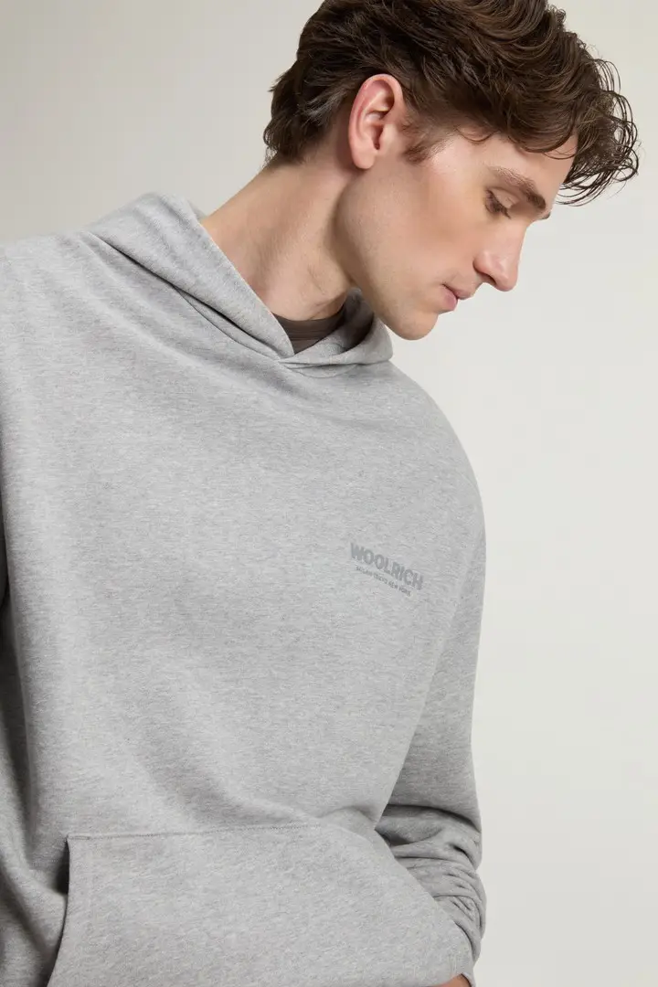 uomo Felpa con cappuccio in puro cotone con macro logo sul retro Grigio Medium Grey Melange miniatura 3