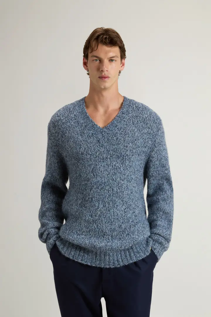 Uomo Maglia in misto alpaca e lana con scollo a V Blu Marine