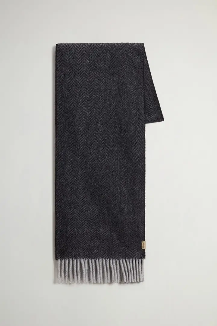 uomo Sciarpa in pura lana con motivo a quadri Grigio Herringbone Grey