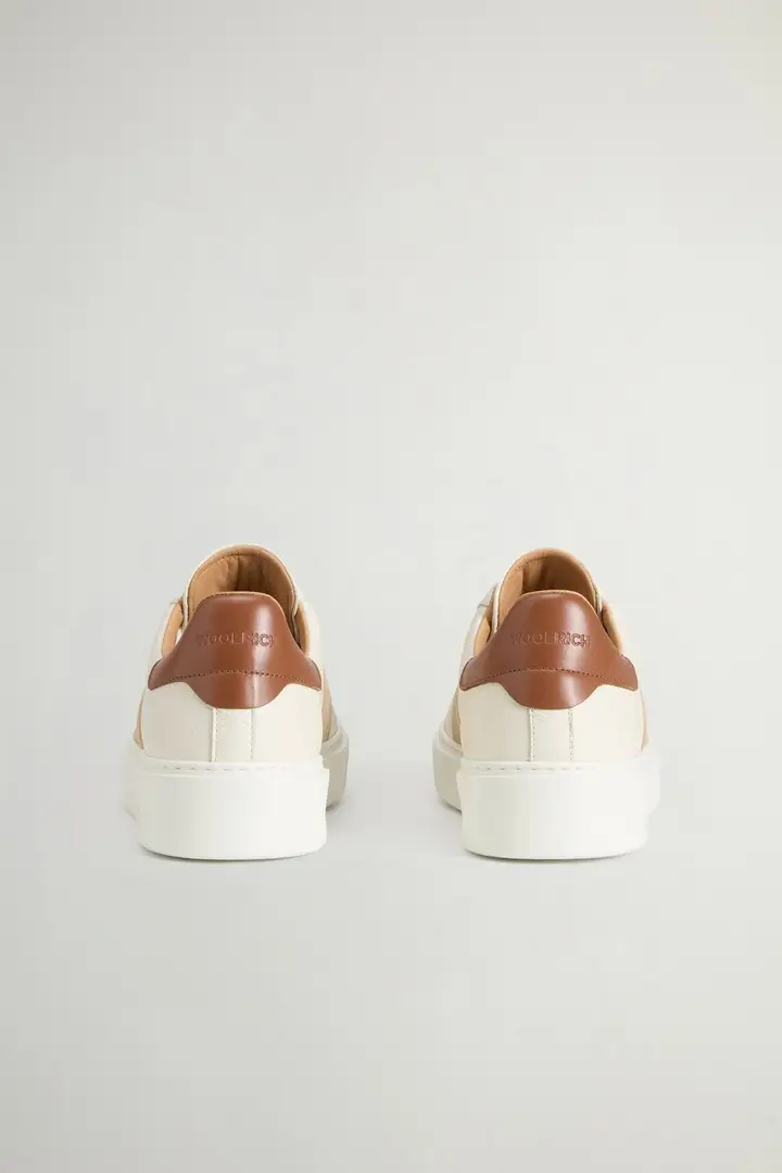 uomo Sneakers Classic Court in pelle di vitello con dettagli in camoscio Bianco Off White Beige miniatura 2