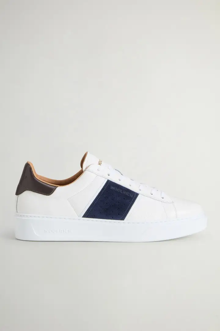 uomo Sneakers Classic Court in pelle di vitello con dettagli in camoscio Bianco White Blue