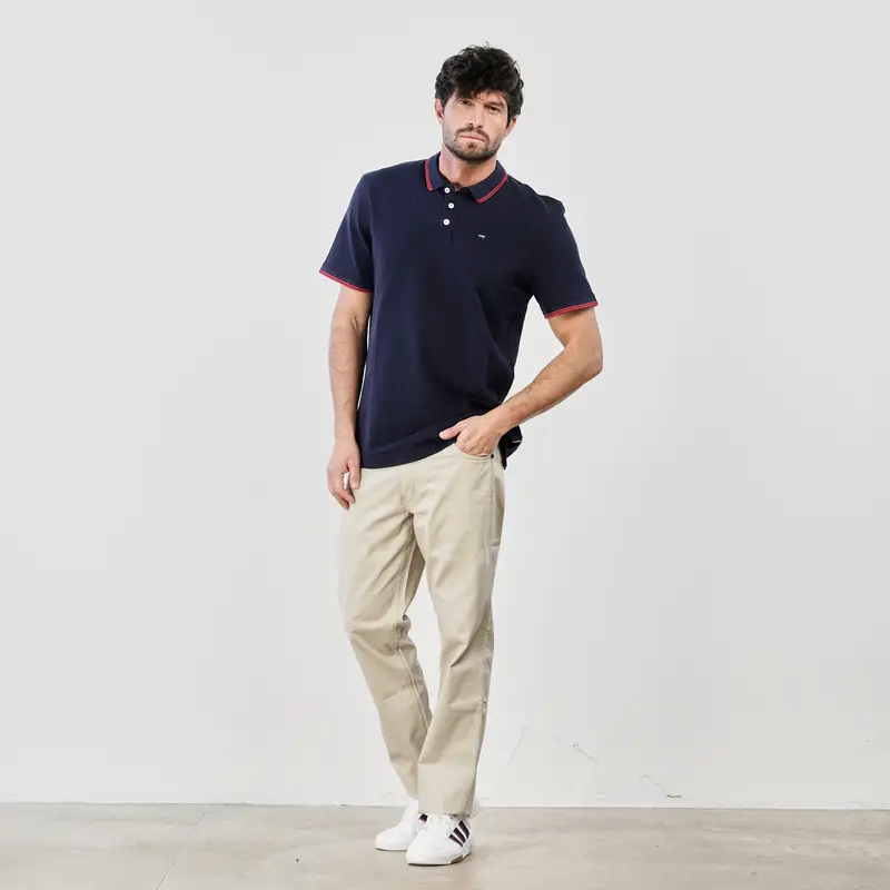 Pantaloni beige con tasche