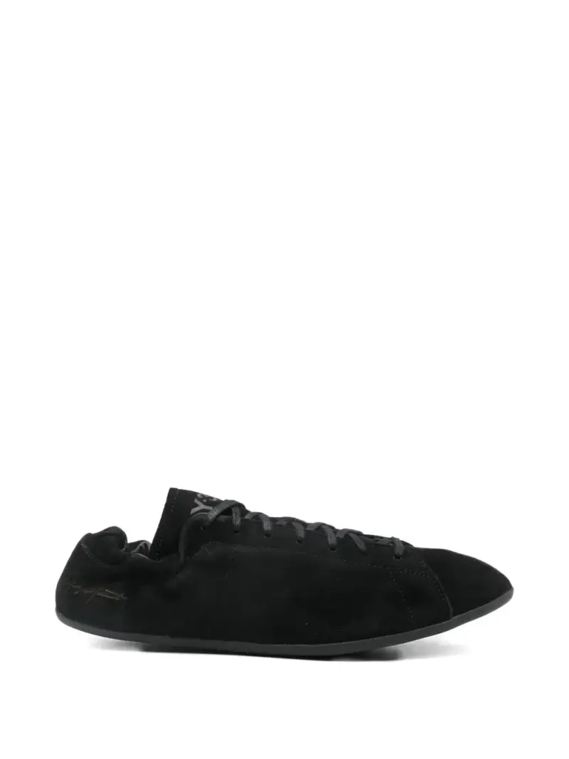 Y-3 Sneakers nere: eleganza e comfort
