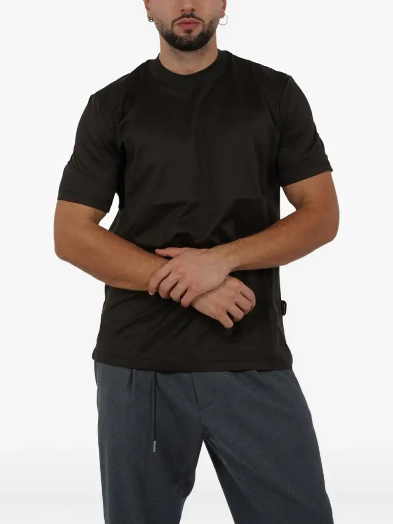 T-shirt nera basic mini etichetta laterale miniatura 4