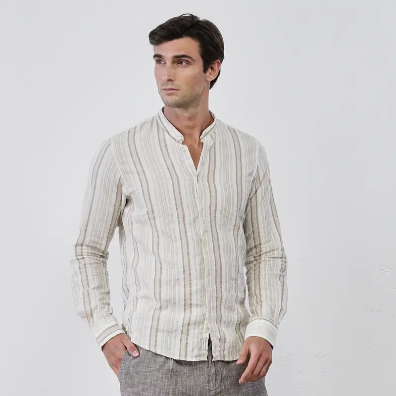 Camicia a righe bianche e beige in misto lino da uomo