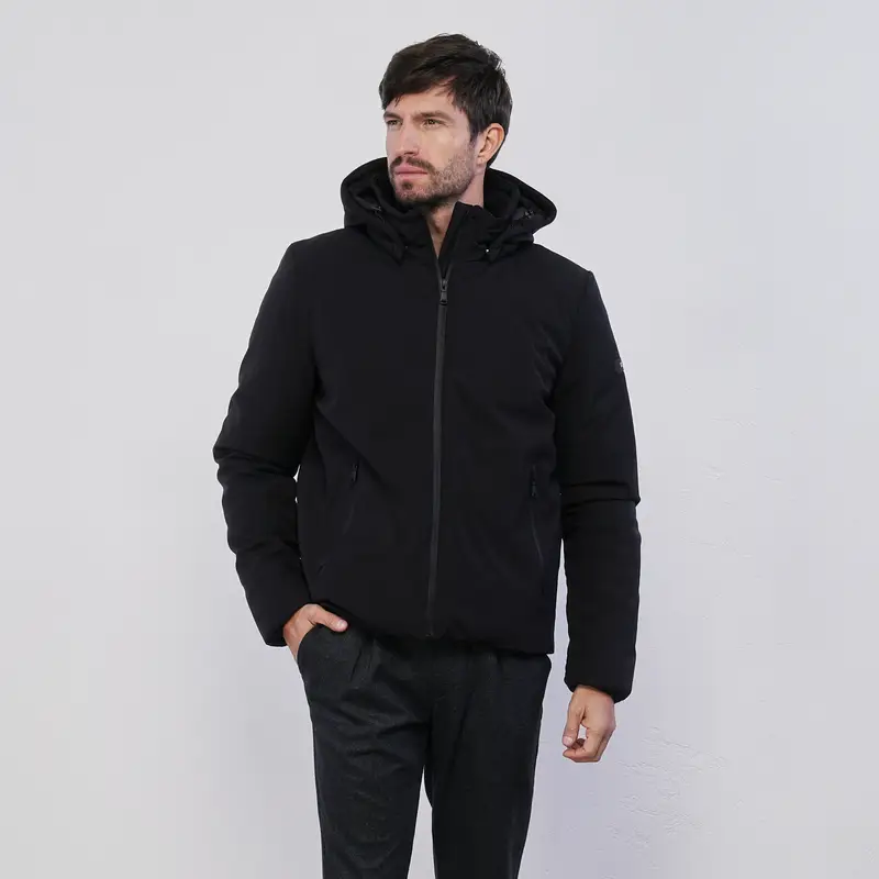 Giacca nera da uomo con zip e cappuccio