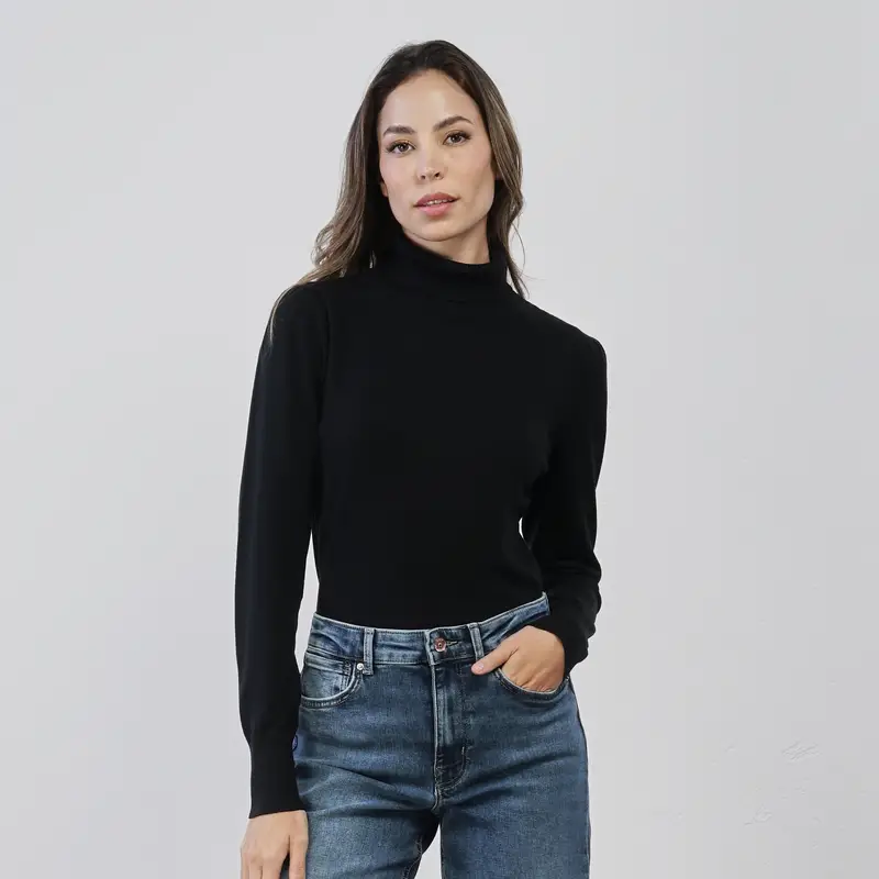Maglioncino dolcevita nero da donna in tinta unita