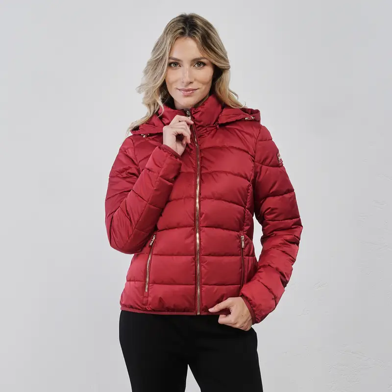 Piumino corto rosso da donna con tasche e cappuccio
