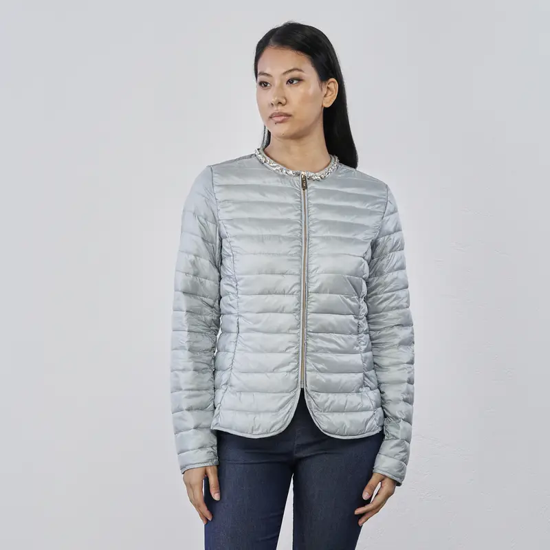 Piumino leggero azzurro da donna con dettaglio strass